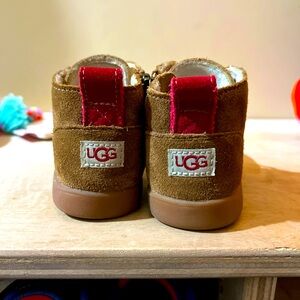 EUC UGG BOOTS 8T